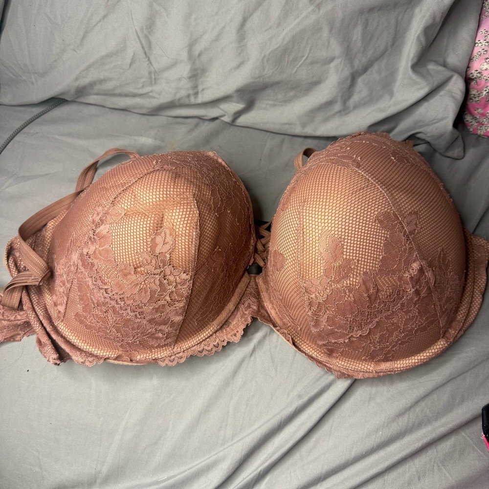 Torrid Tan push up tan 50DDD.  NWT